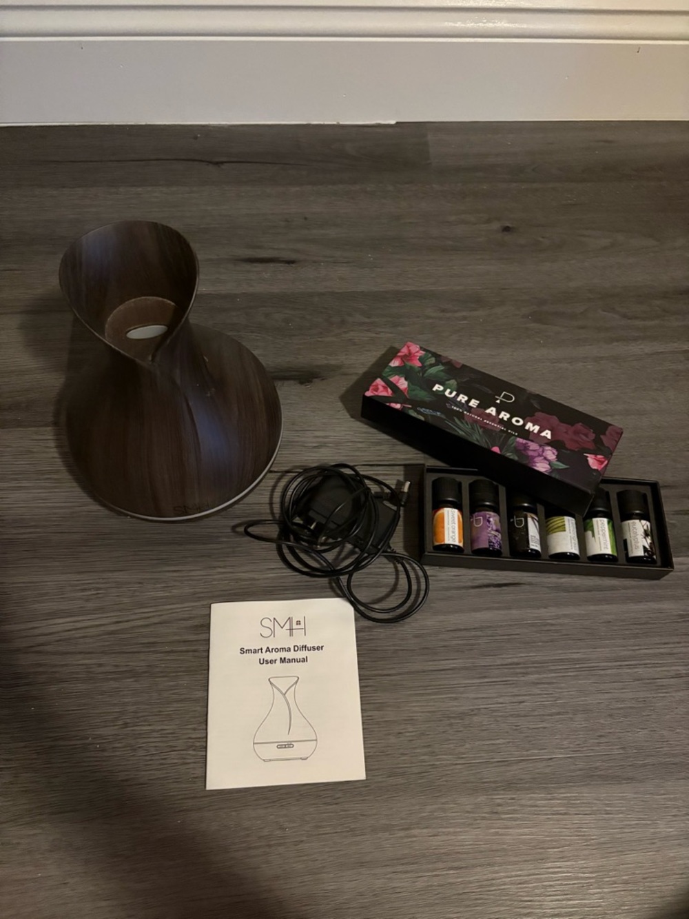 Sierra Modern Home smart Aroma Diffuser with Assorted Essential Oils